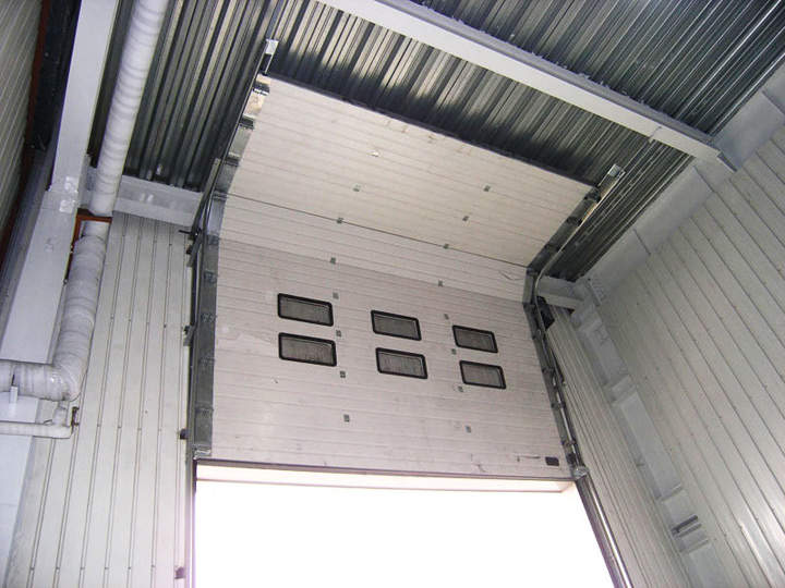 工廠(chǎng)車(chē)間門(mén)